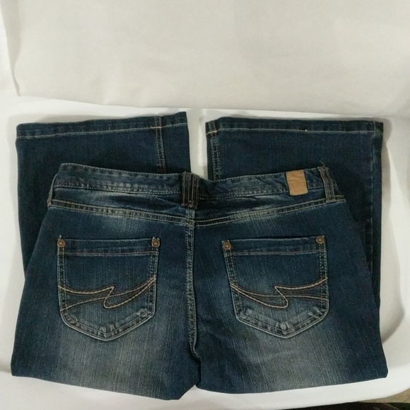 Maurices Molli Flare Dark Wash - size 5/6 Long - Picture 5 of 7